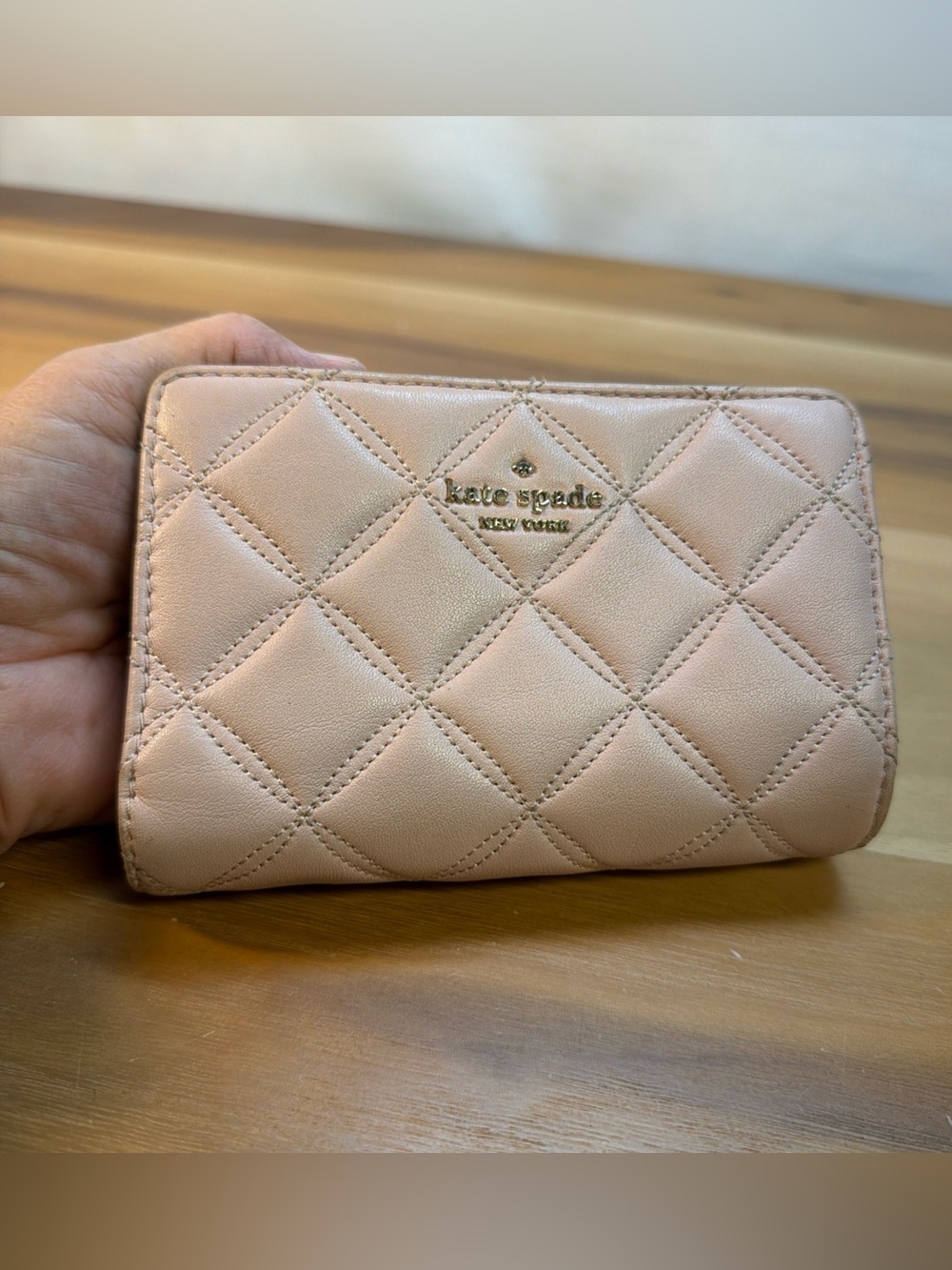 Kate Spade New York Quilted Leather Compact Wallet Blush Pink Snap Bifold 5,5x4”
